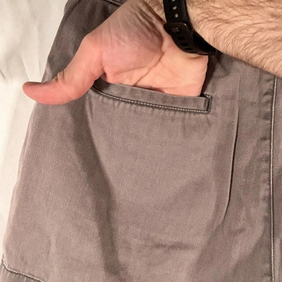 Old Navy Shorts Women's 6 Grey Button Zip 100% Cotton Mid Rise Rear Pockets - Picture 6 of 8